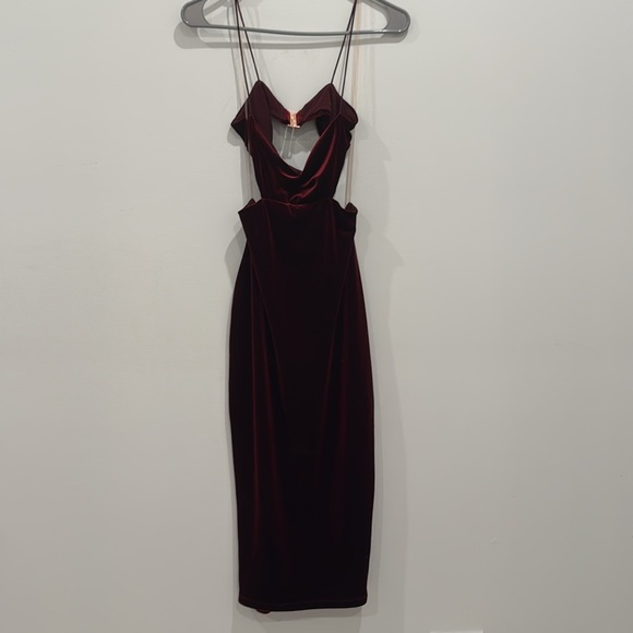 Nookie NWT Dejavu Midi Dress in Wine 🔥 - Picture 6 of 14